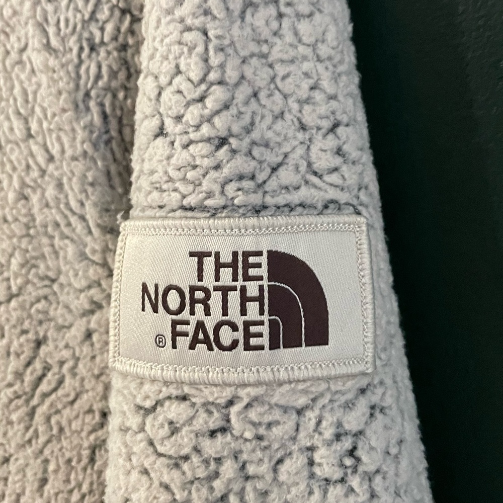 The North Face Furry Sherpa Full Zip. Neutral. Off White colorway. Size Medium - Picture 3 of 10